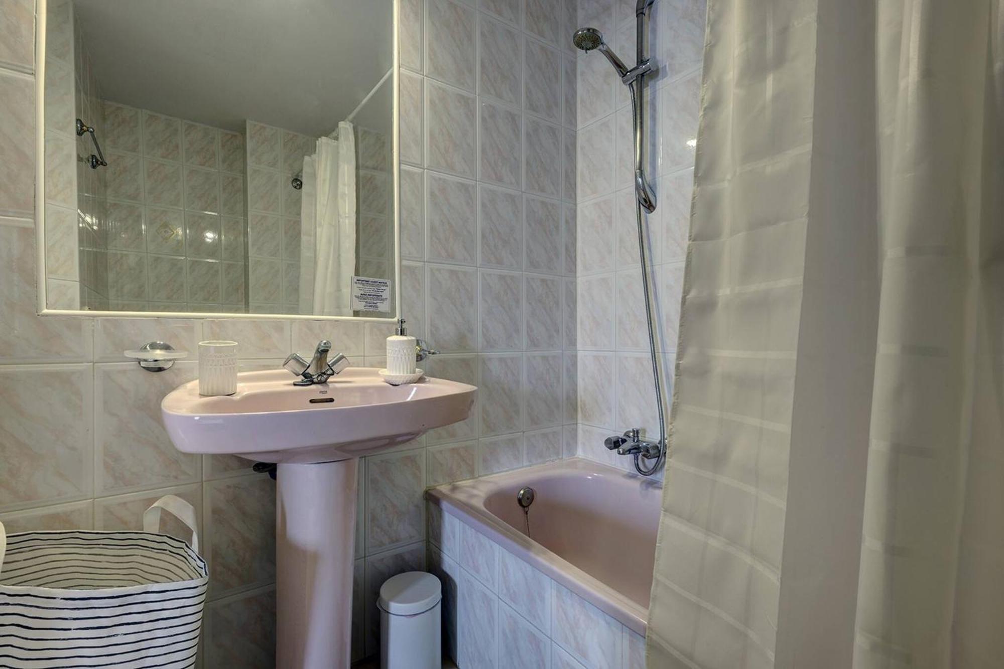 053 - Two Bed Mijas Golf Apartment In Popular Matchroom Golf Club ฟูเอนฮิโรลา ภายนอก รูปภาพ